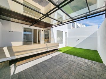 Hermosa y moderna casa estilo industrial a la venta en Lomas de Juriquilla.