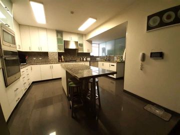 VENDO DEPARTAMENTO EN LA EXCLUSIVA AVENIDA CERROS DE CAMACHO - SURCO