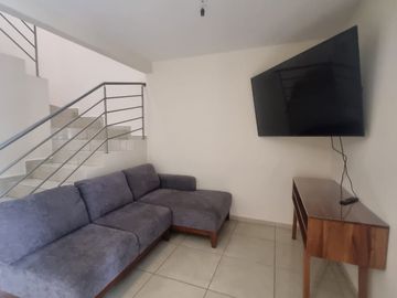 Renta de casa amueblada con 3 recamaras en Santa Fe Juriquilla