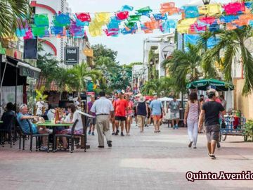 Condominio con terraza alberca, Wet bar y jacuzzi, en venta, Quinta Avenida, Playa del Carmen.