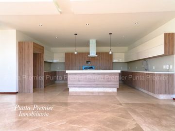 Casa Nueva en venta de Lujo en Puertas Las Lomas Zapopan Zona Andares Puerta de hierro Punta Premier