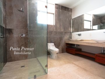 Casa Nueva en venta de Lujo en Puertas Las Lomas Zapopan Zona Andares Puerta de hierro Punta Premier