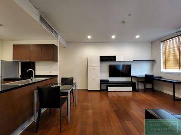 For sale, Wind Sukhumvit 23 Condominium nice room, low floor, unblocked view