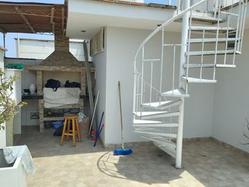 VENTA DE HERMOSO DPTO DUPLEX 190 M², 05 DORM.