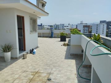 VENTA DE HERMOSO DPTO DUPLEX 190 M², 05 DORM.