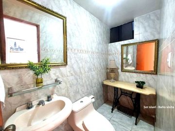 VENDO LINDO PENTHOUSE + TERRAZA EXCELENTE UBICACIÓN A 3 CUADRAS DEL MLC. CISNEROS