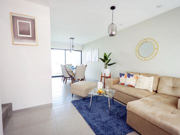 CASA DE ENTREGA INMEDIATA CON TERRENO EXCEDENTE A 8 MIN DE PARQUE TANGAMANGA SAN LUIS POTOSI