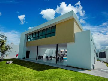 CASA DE ENTREGA INMEDIATA CON TERRENO EXCEDENTE A 8 MIN DE PARQUE TANGAMANGA SAN LUIS POTOSI