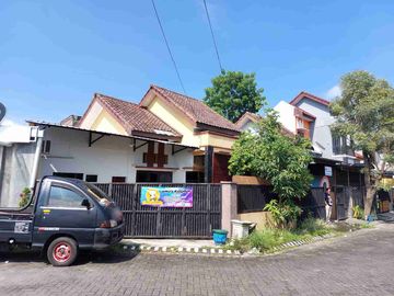 Rumah Hook Luas 206 di Sulfat Utara kota Malang