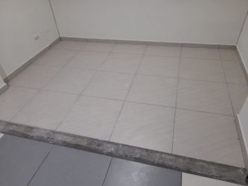 Oferta! Vendo local en Galería Galaxy Plaza en avenida  importante !