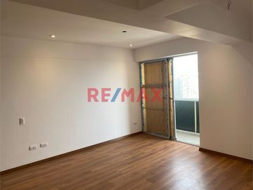 Venta de Amplio Duplex Vista A La Ciudad