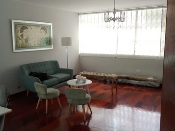 DEPARTAMENTO  PRIMER PISO , EXCELENTE DISTRIBUCION,REMODELADO,PRADERAS DE LA MOLINA