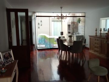 DEPARTAMENTO  PRIMER PISO , EXCELENTE DISTRIBUCION,REMODELADO,PRADERAS DE LA MOLINA