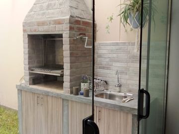 DEPARTAMENTO  PRIMER PISO , EXCELENTE DISTRIBUCION,REMODELADO,PRADERAS DE LA MOLINA