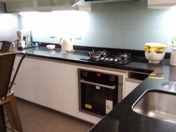 DEPARTAMENTO  PRIMER PISO , EXCELENTE DISTRIBUCION,REMODELADO,PRADERAS DE LA MOLINA