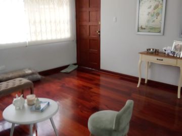 DEPARTAMENTO  PRIMER PISO , EXCELENTE DISTRIBUCION,REMODELADO,PRADERAS DE LA MOLINA