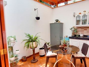 Venta de Casa Dúplex En Primer Piso Tipo Casa Límite Con Miraflores