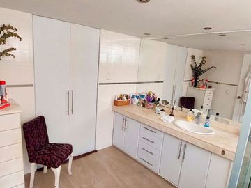 Venta de Casa Dúplex En Primer Piso Tipo Casa Límite Con Miraflores