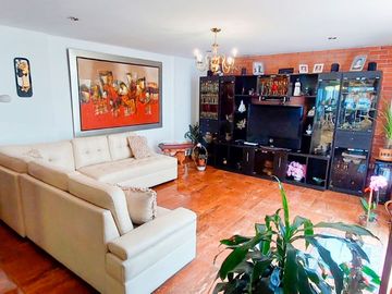 Venta de Casa Dúplex En Primer Piso Tipo Casa Límite Con Miraflores