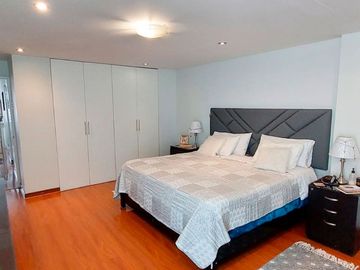 Venta de Casa Dúplex En Primer Piso Tipo Casa Límite Con Miraflores