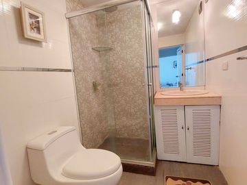 Venta de Casa Dúplex En Primer Piso Tipo Casa Límite Con Miraflores