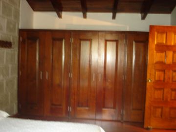 ALAMOS 1ª. SECC DE LADO DE COL. CALESA EN ESQUINA CON 2 RECAMARAS EN PB ESPACIOS AMPLIOS, ACABADOS DE MADERA, HERMOSO JARDIN TRASERO, MUY UBICADA A 8