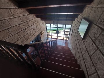 ALAMOS 1ª. SECC DE LADO DE COL. CALESA EN ESQUINA CON 2 RECAMARAS EN PB ESPACIOS AMPLIOS, ACABADOS DE MADERA, HERMOSO JARDIN TRASERO, MUY UBICADA A 8