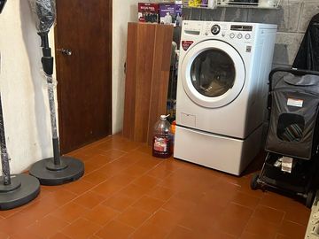 ALAMOS 1ª. SECC DE LADO DE COL. CALESA EN ESQUINA CON 2 RECAMARAS EN PB ESPACIOS AMPLIOS, ACABADOS DE MADERA, HERMOSO JARDIN TRASERO, MUY UBICADA A 8