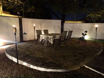 ALAMOS 1ª. SECC DE LADO DE COL. CALESA EN ESQUINA CON 2 RECAMARAS EN PB ESPACIOS AMPLIOS, ACABADOS DE MADERA, HERMOSO JARDIN TRASERO, MUY UBICADA A 8