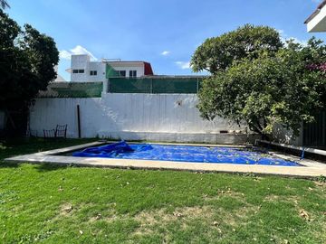 CASA DE EUN NIVEL EN LOMAS DE COCOYOC