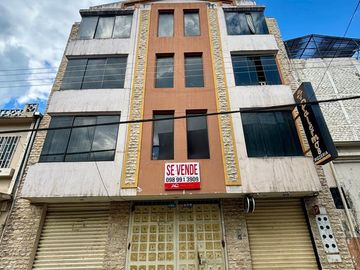 Edificio rentero en venta en el centro de Loja