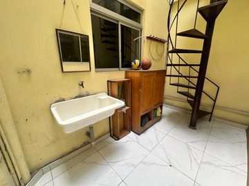 Se Vende Casa En Esquina Urb. El Trebol Cerca A Plaza Norte. RDM