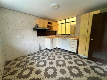 Se Vende Casa En Esquina Urb. El Trebol Cerca A Plaza Norte. RDM
