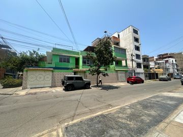 Se Vende Casa En Esquina Urb. El Trebol Cerca A Plaza Norte. RDM