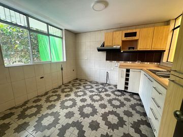 Se Vende Casa En Esquina Urb. El Trebol Cerca A Plaza Norte. RDM