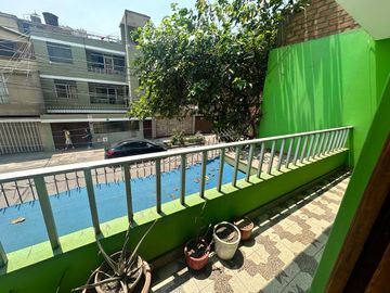 Se Vende Casa En Esquina Urb. El Trebol Cerca A Plaza Norte. RDM
