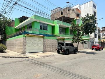 Se Vende Casa En Esquina Urb. El Trebol Cerca A Plaza Norte. RDM