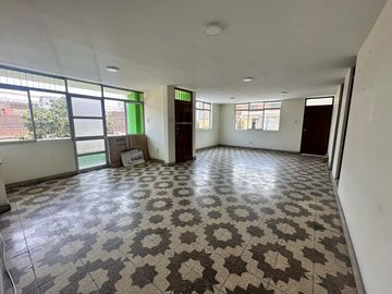 Se Vende Casa En Esquina Urb. El Trebol Cerca A Plaza Norte. RDM