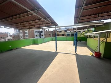 Se Vende Casa En Esquina Urb. El Trebol Cerca A Plaza Norte. RDM