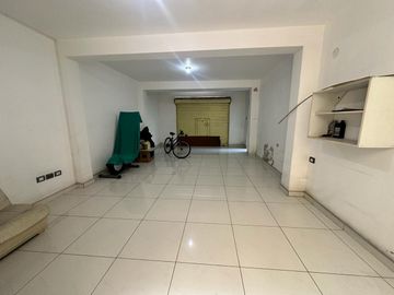 Se Vende Casa En Esquina Urb. El Trebol Cerca A Plaza Norte. RDM