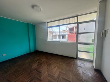 Se Vende Casa En Esquina Urb. El Trebol Cerca A Plaza Norte. RDM