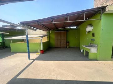 Se Vende Casa En Esquina Urb. El Trebol Cerca A Plaza Norte. RDM