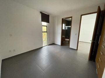 Renta de Casa en Altozano Morelia 4 Recamaras Estudio cerca serivicios