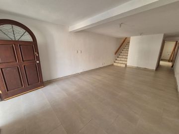 CASA EN RENTA VIVEROS