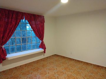 VENDO CASA RESIDENCIAL EN BOSQUES DE OMITLAN