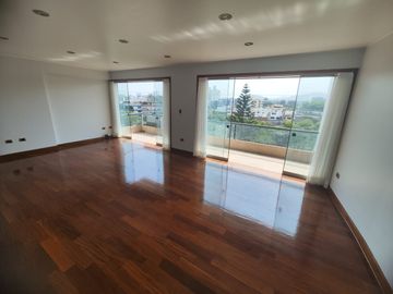 SAN BORJA ALQUILER DE ESPECTACULAR DEPARTAMENTO EN ZONA TRANQUILA FRENTE A PARQUE