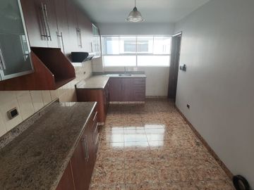 SAN BORJA ALQUILER DE ESPECTACULAR DEPARTAMENTO EN ZONA TRANQUILA FRENTE A PARQUE