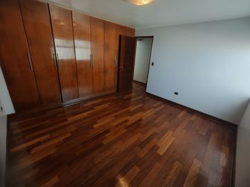 SAN BORJA ALQUILER DE ESPECTACULAR DEPARTAMENTO EN ZONA TRANQUILA FRENTE A PARQUE