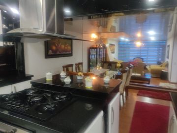SE VENDE EXCELENTE CASA EN MODELIA , 5ALCOBAS FRENTE A PARQUE