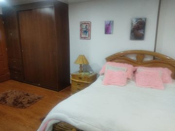 SE VENDE EXCELENTE CASA EN MODELIA , 5ALCOBAS FRENTE A PARQUE